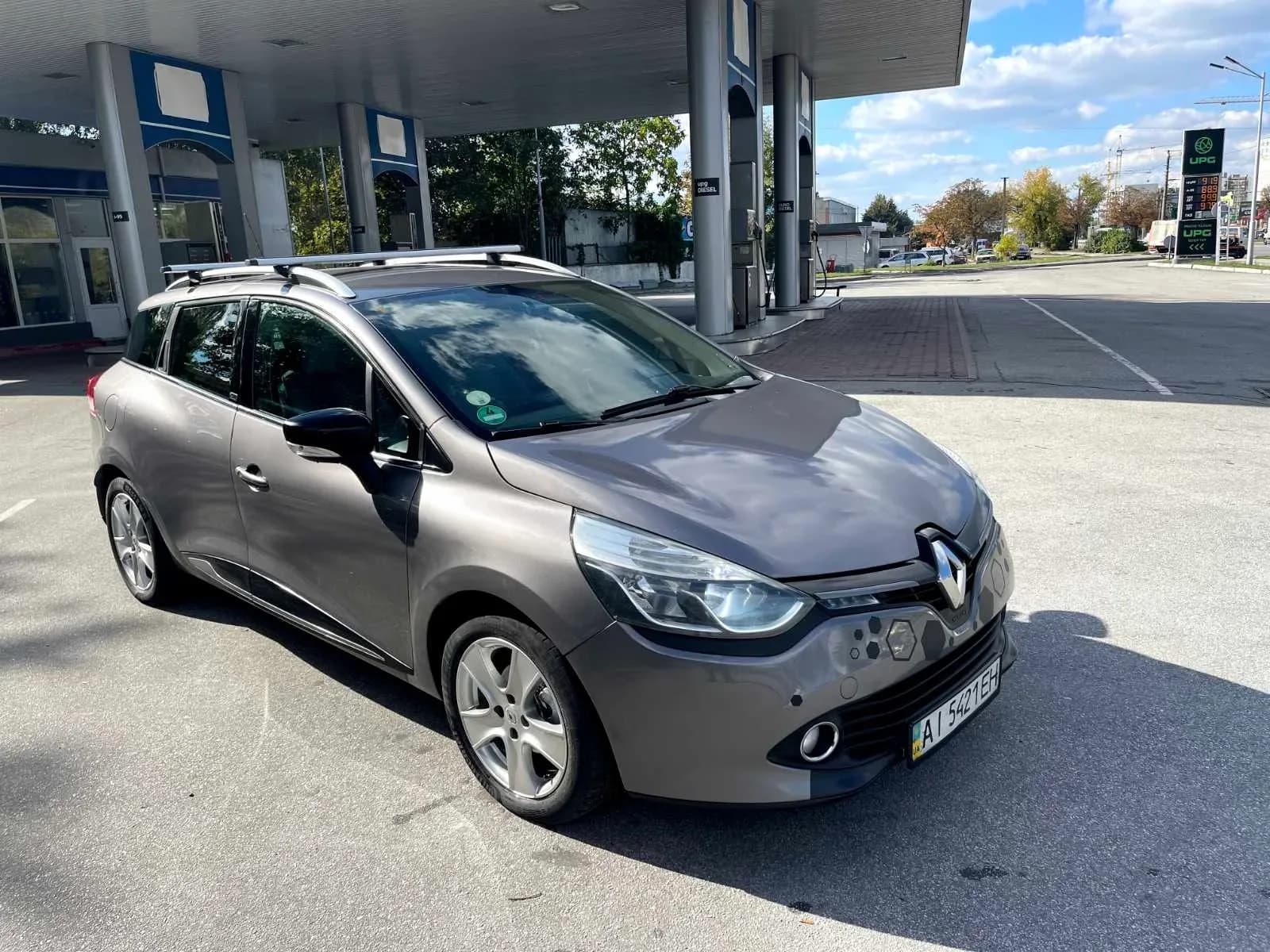 Renault Clio — фото 1