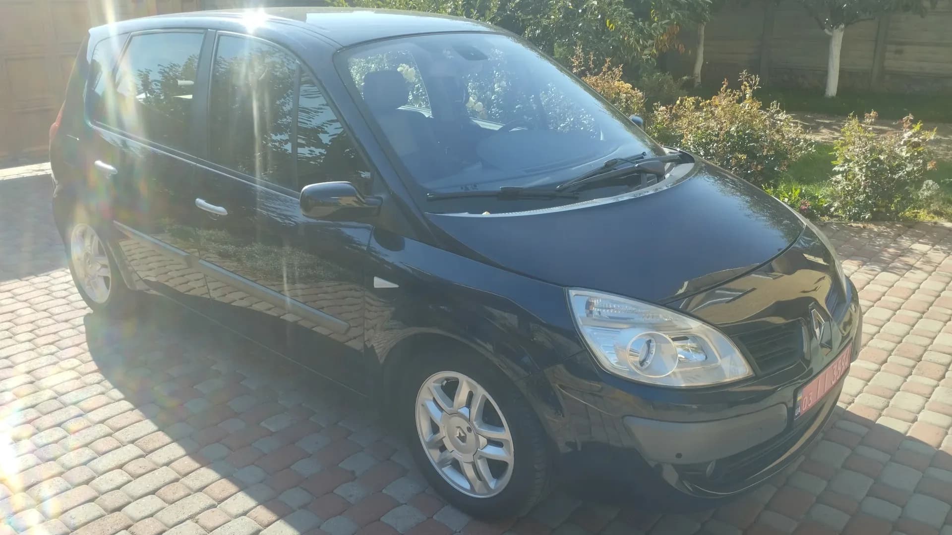 Renault Scenic — фото 1