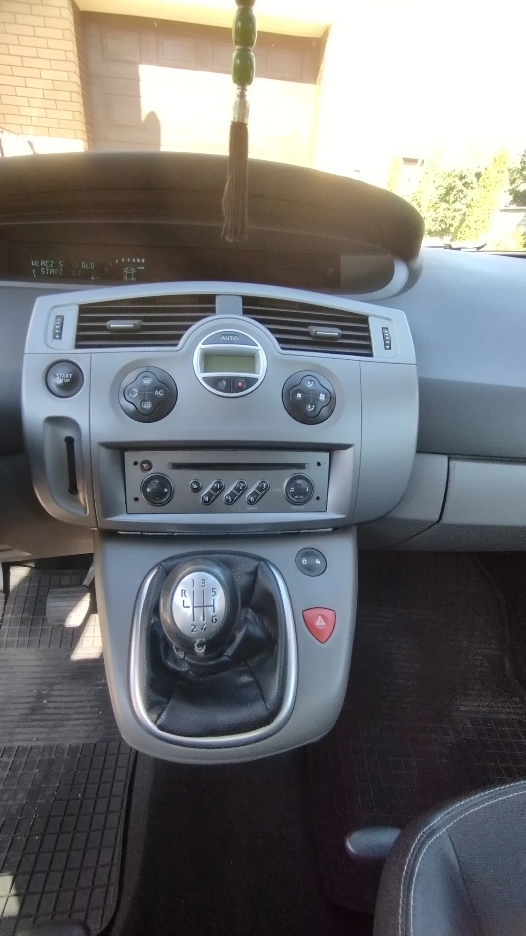 Renault Scenic — фото 3