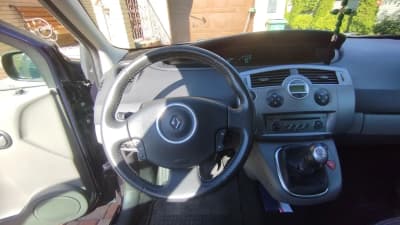 Renault Scenic — фото 4