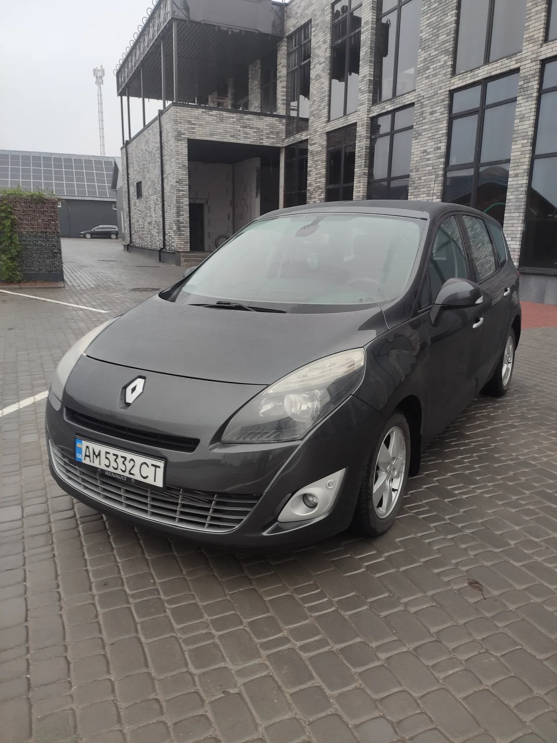Renault Grand Scenic — фото 1