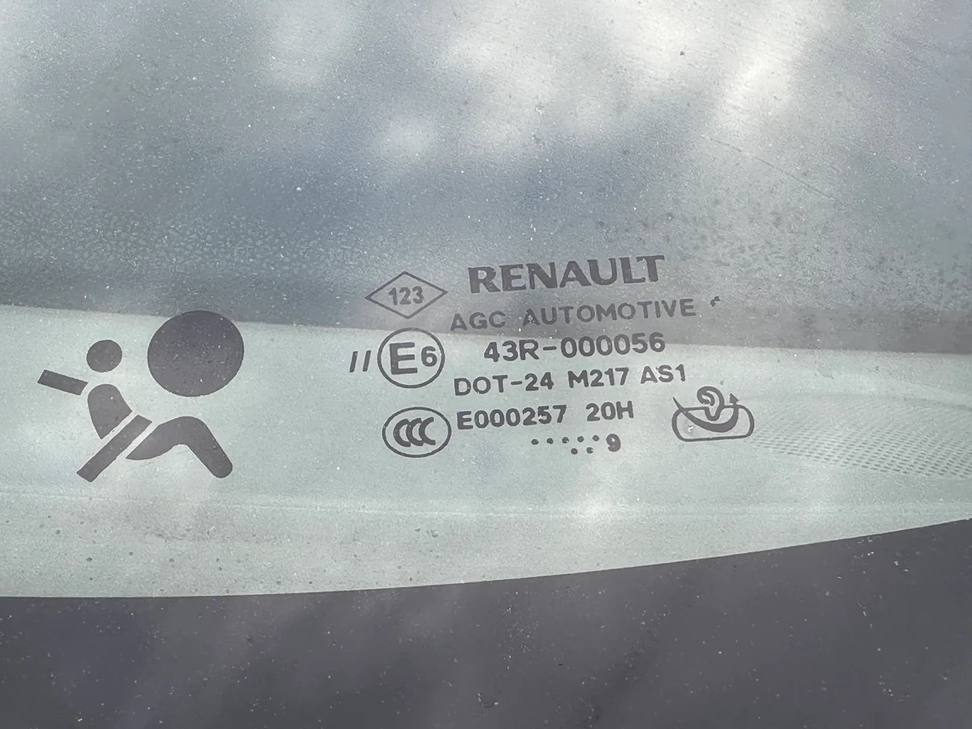 Renault Scenic — фото 12