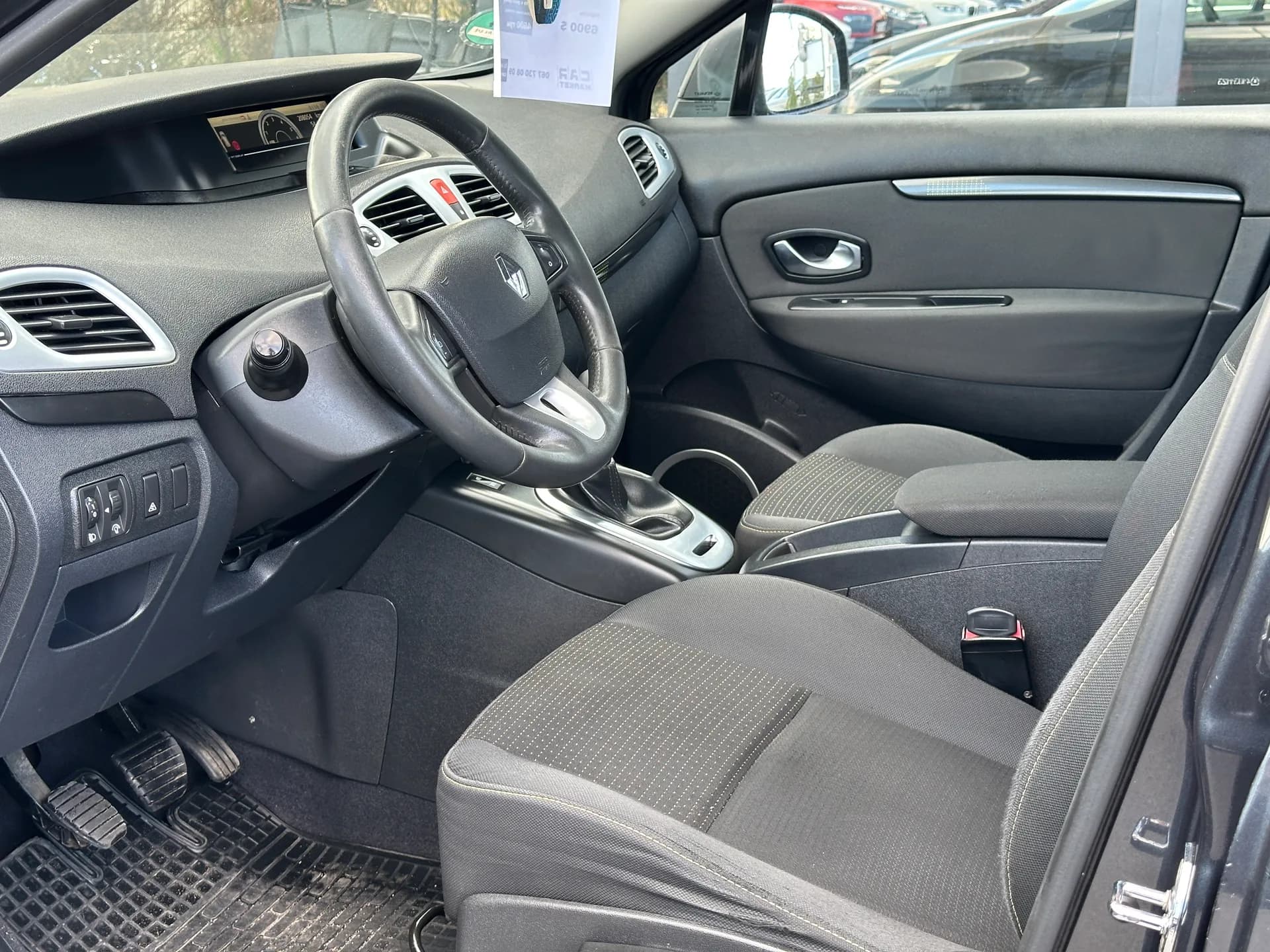 Renault Scenic — фото 5
