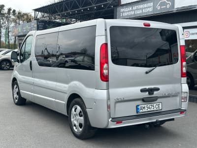 Opel Vivaro — фото 4