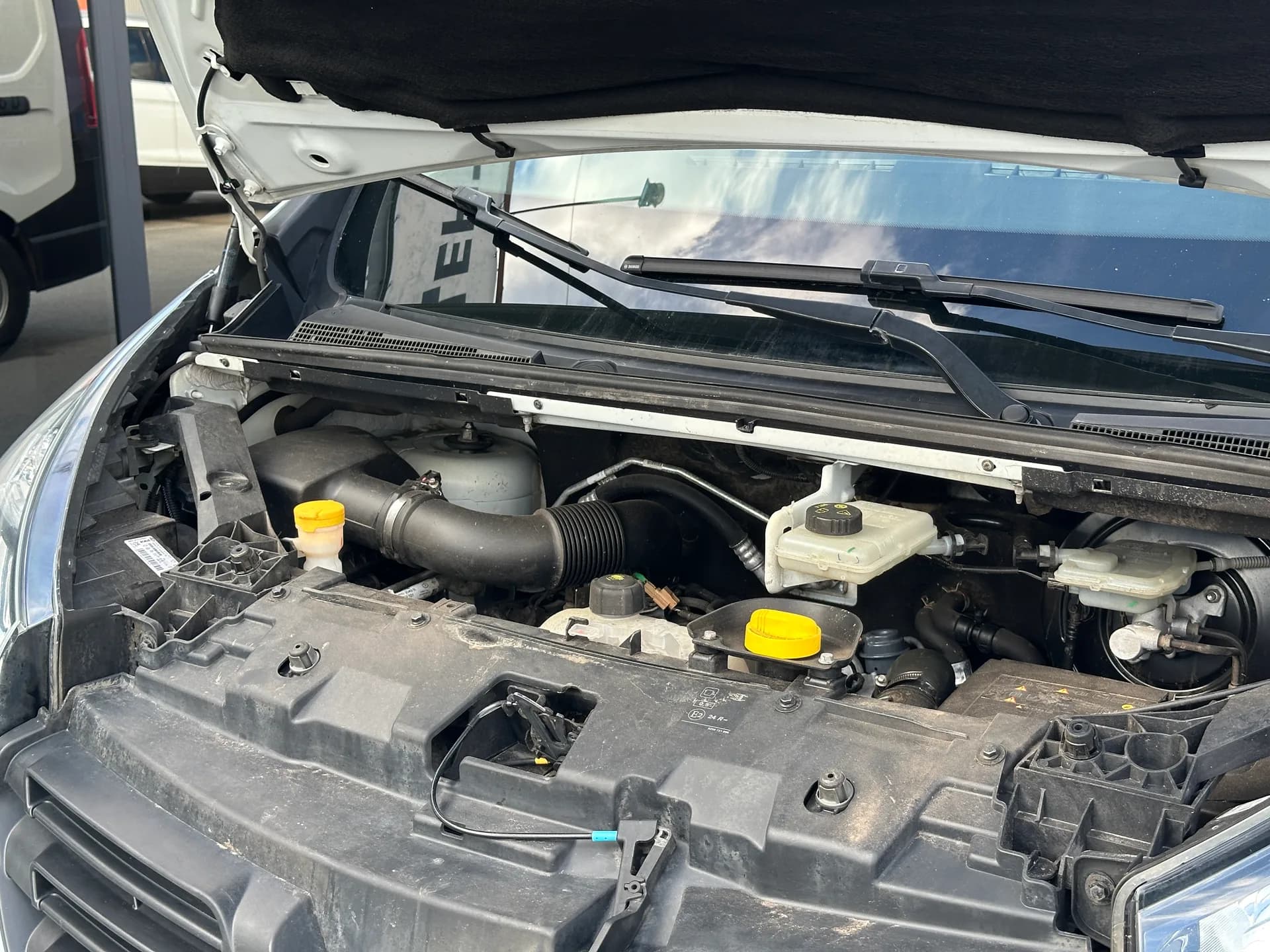 Renault Trafic — фото 12