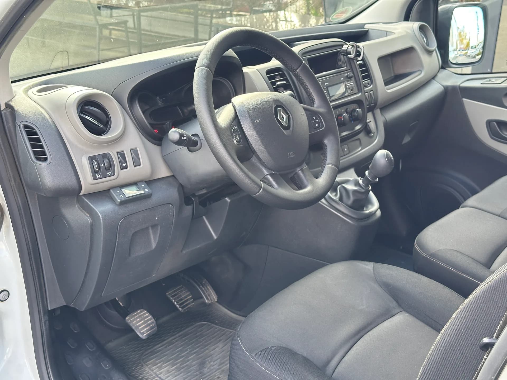 Renault Trafic — фото 5