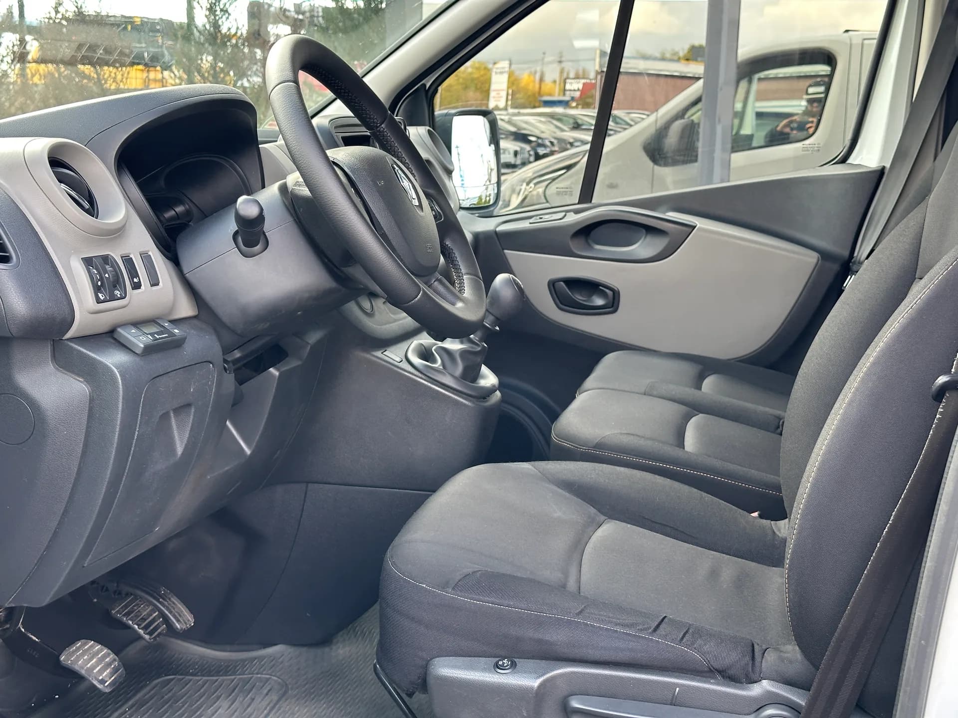 Renault Trafic — фото 6