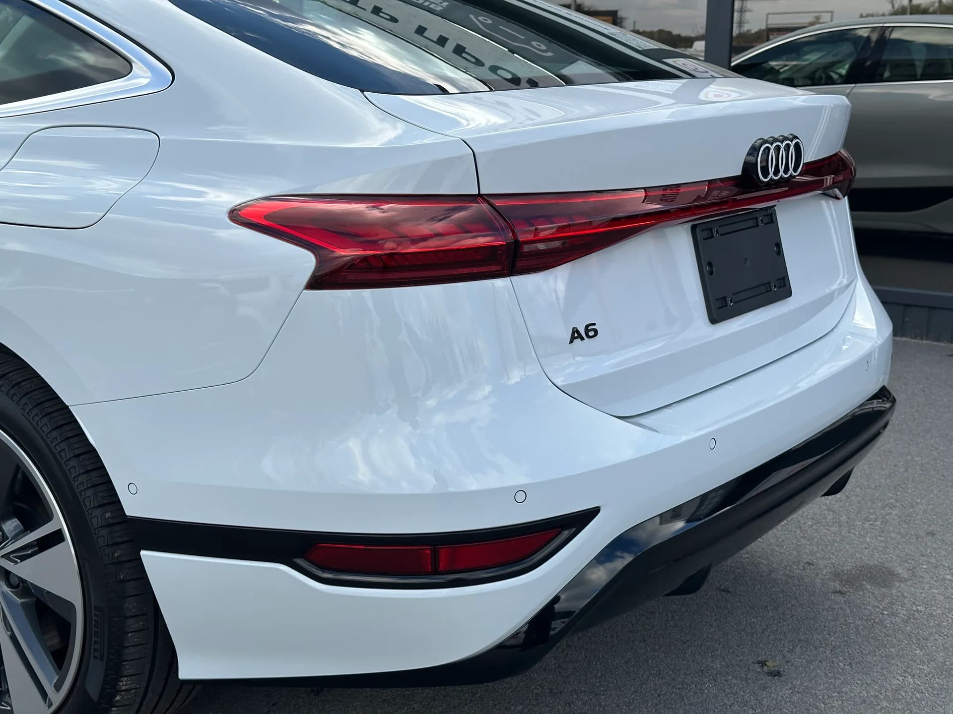 Audi A6 e-tron — фото 30