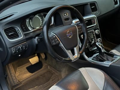 Volvo S60 Cross Country — фото 14