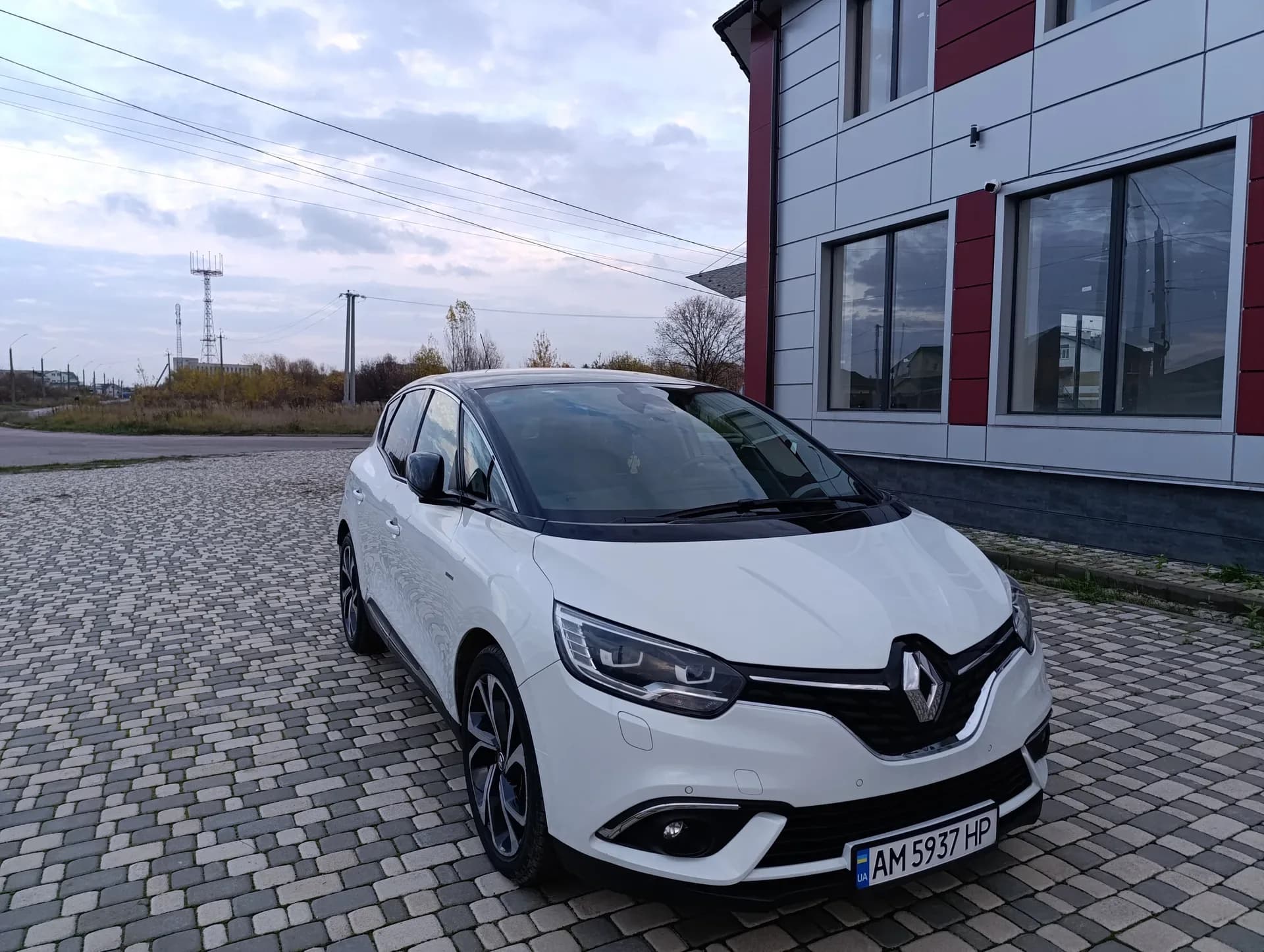 Renault Scenic — фото 1