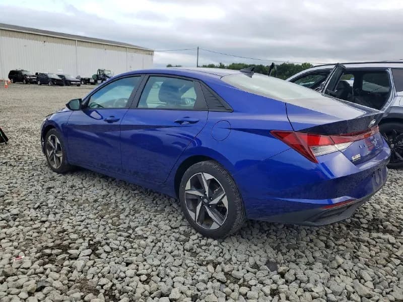 Hyundai Elantra — фото 2