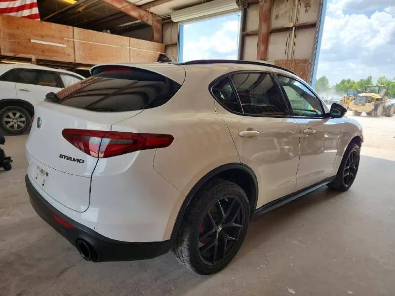 Alfa Romeo Stelvio — фото 5