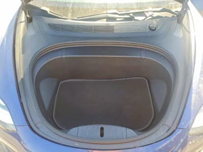 Tesla Model 3 — фото 10