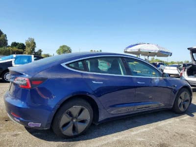 Tesla Model 3 — фото 3