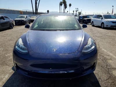 Tesla Model 3 — фото 6
