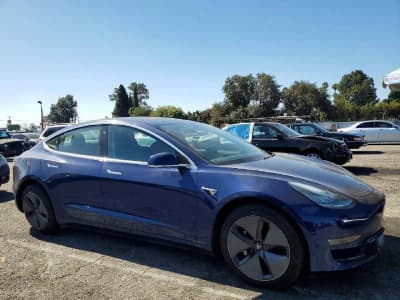 Tesla Model 3 — фото 4