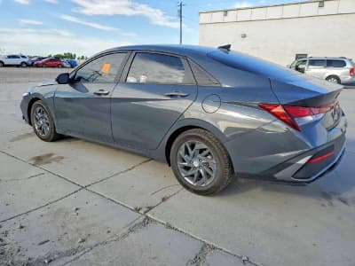 Hyundai Elantra — фото 2