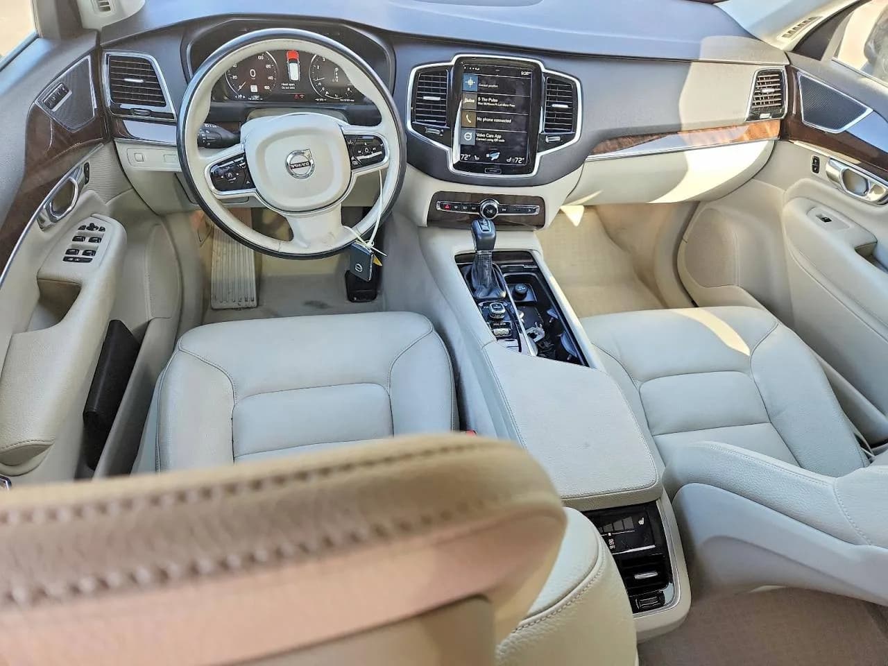 Volvo XC90 — фото 10