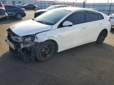 Hyundai Ioniq — фото 1