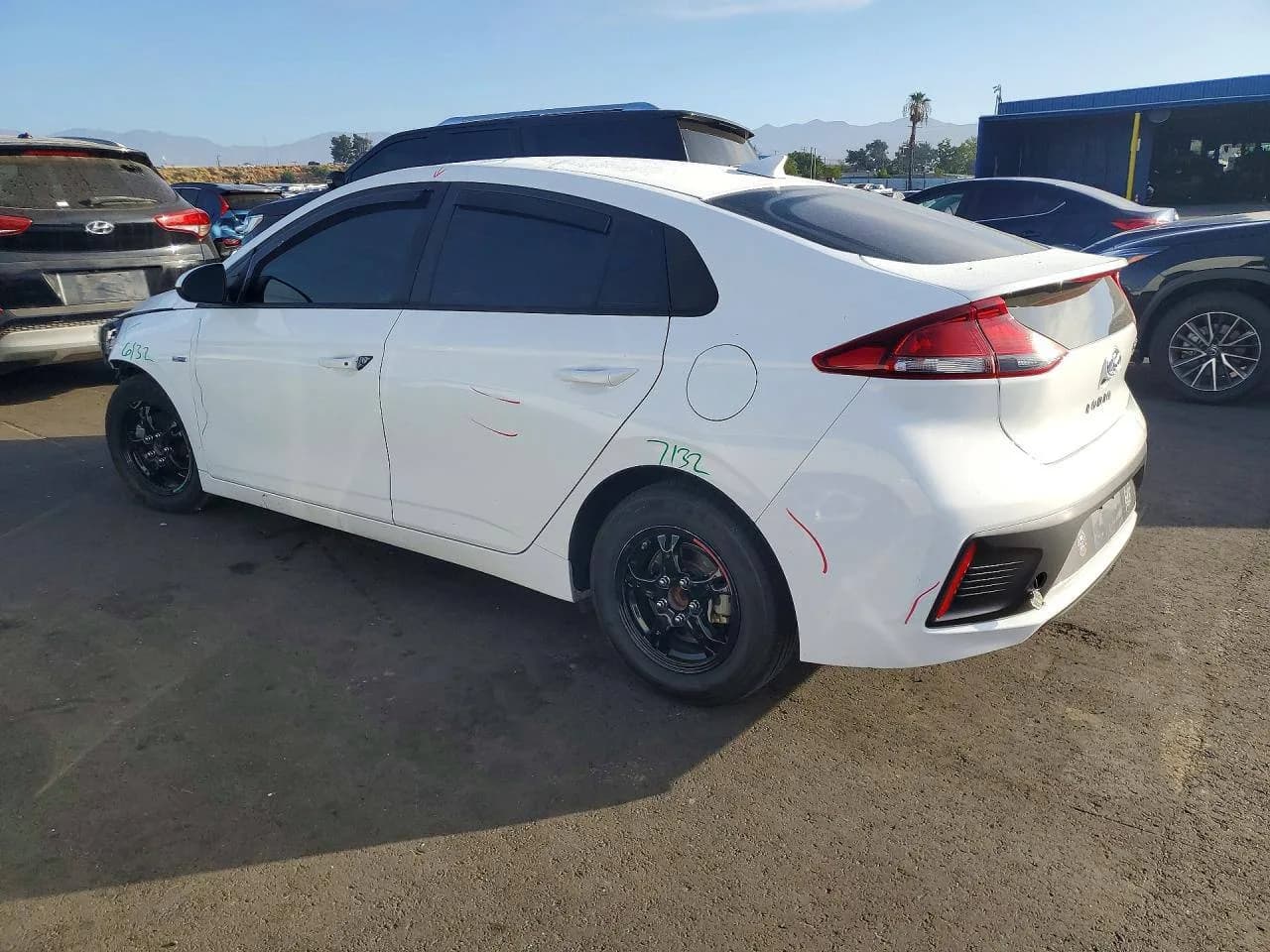 Hyundai Ioniq — фото 2