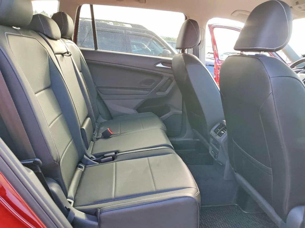Volkswagen Tiguan — фото 10