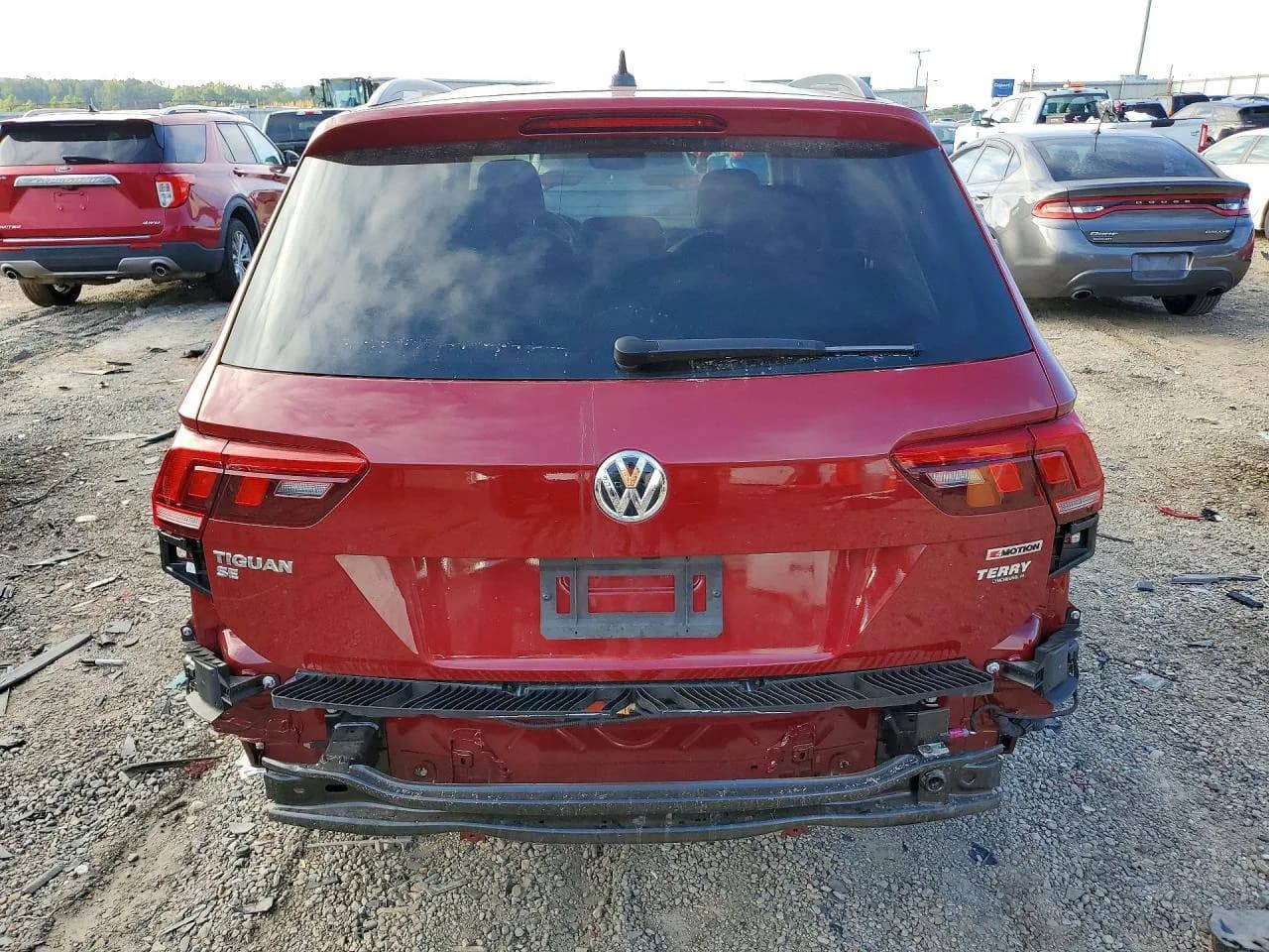 Volkswagen Tiguan — фото 6