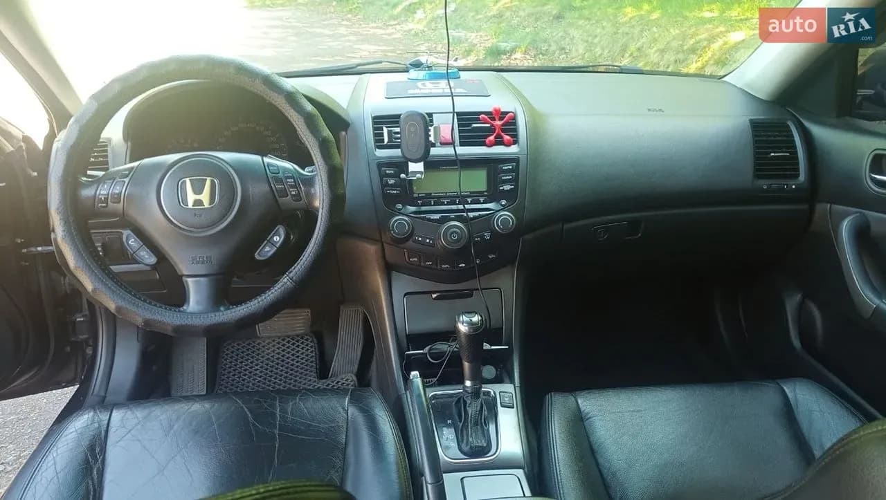 Honda Accord — фото 10