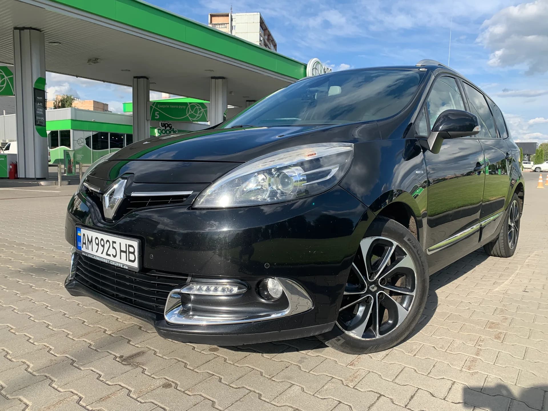 Renault Grand Scenic — фото 1