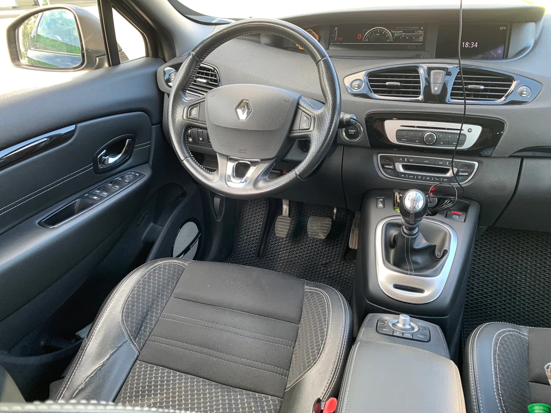 Renault Grand Scenic — фото 9