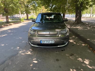 Kia Soul EV — фото 1