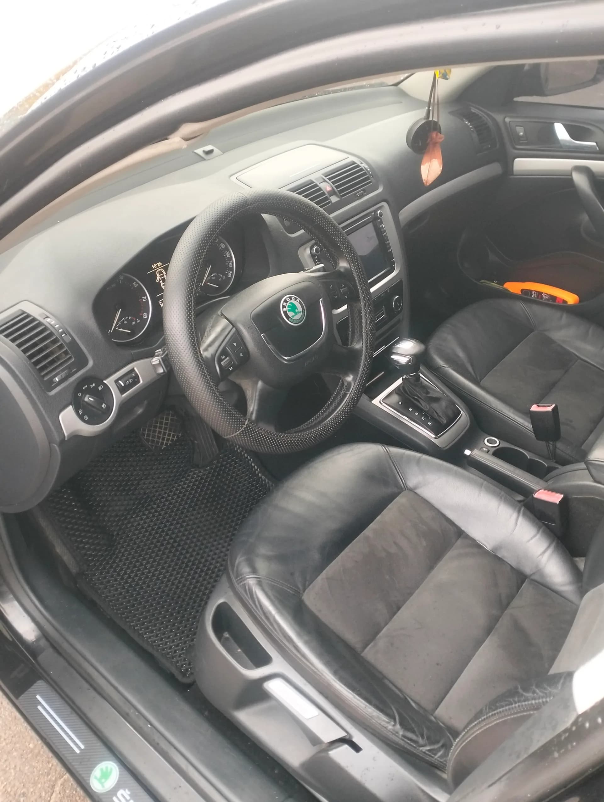 Skoda Octavia — фото 8