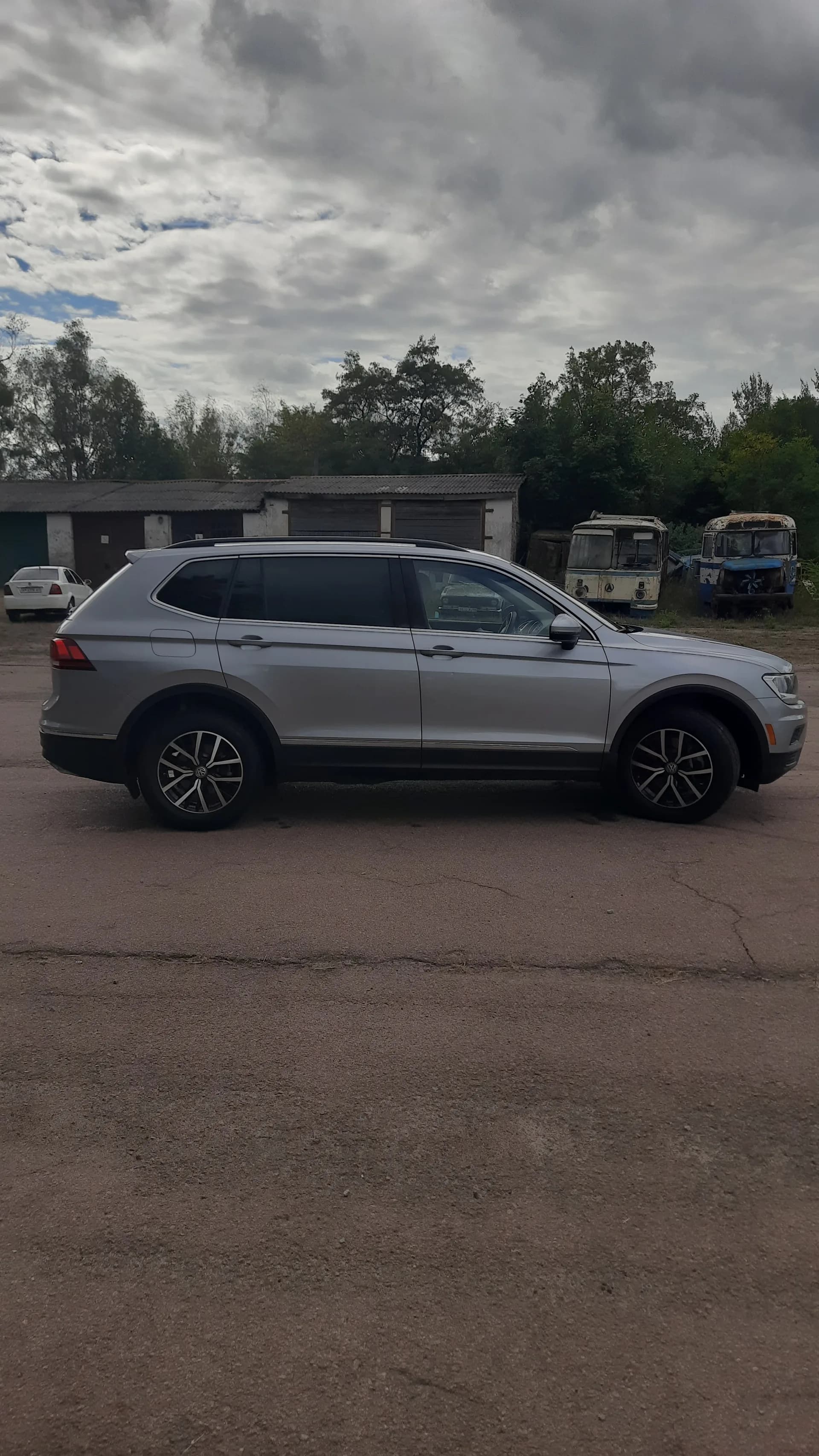 Volkswagen Tiguan — фото 9