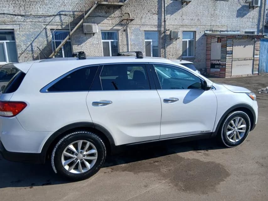 Kia Sorento — фото 7