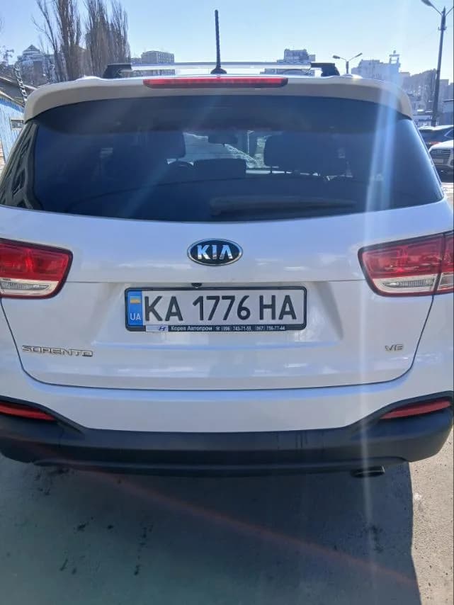 Kia Sorento — фото 8