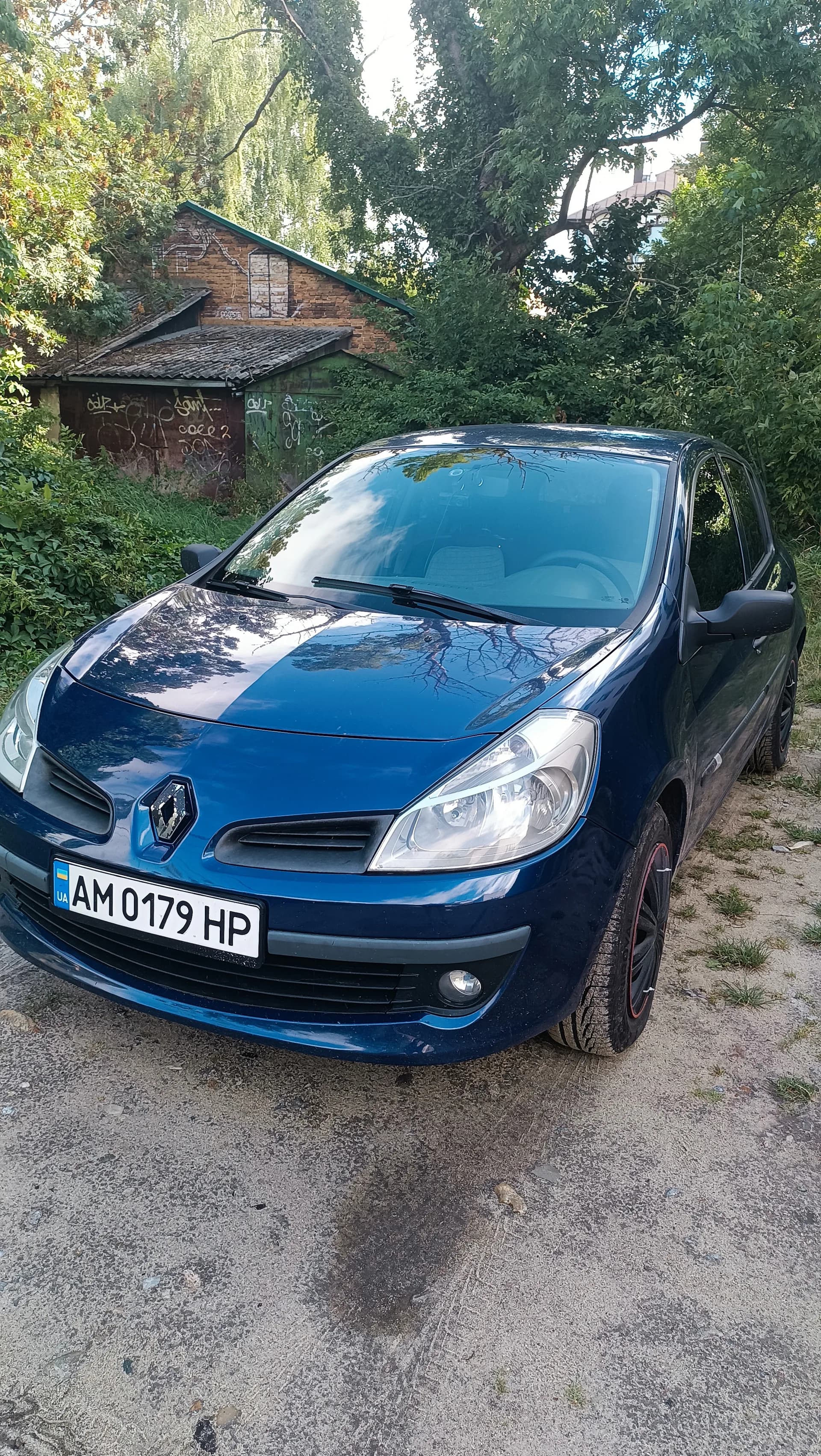 Renault Clio — фото 2