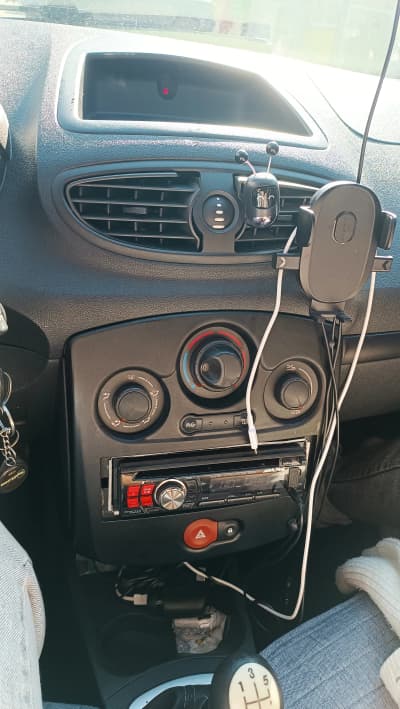 Renault Clio — фото 10