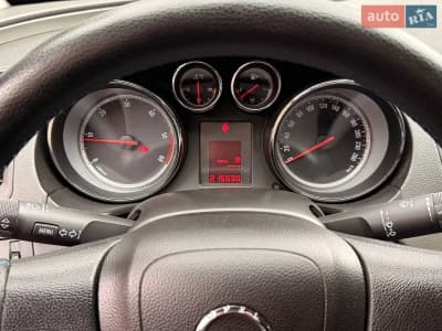Opel Insignia — фото 3