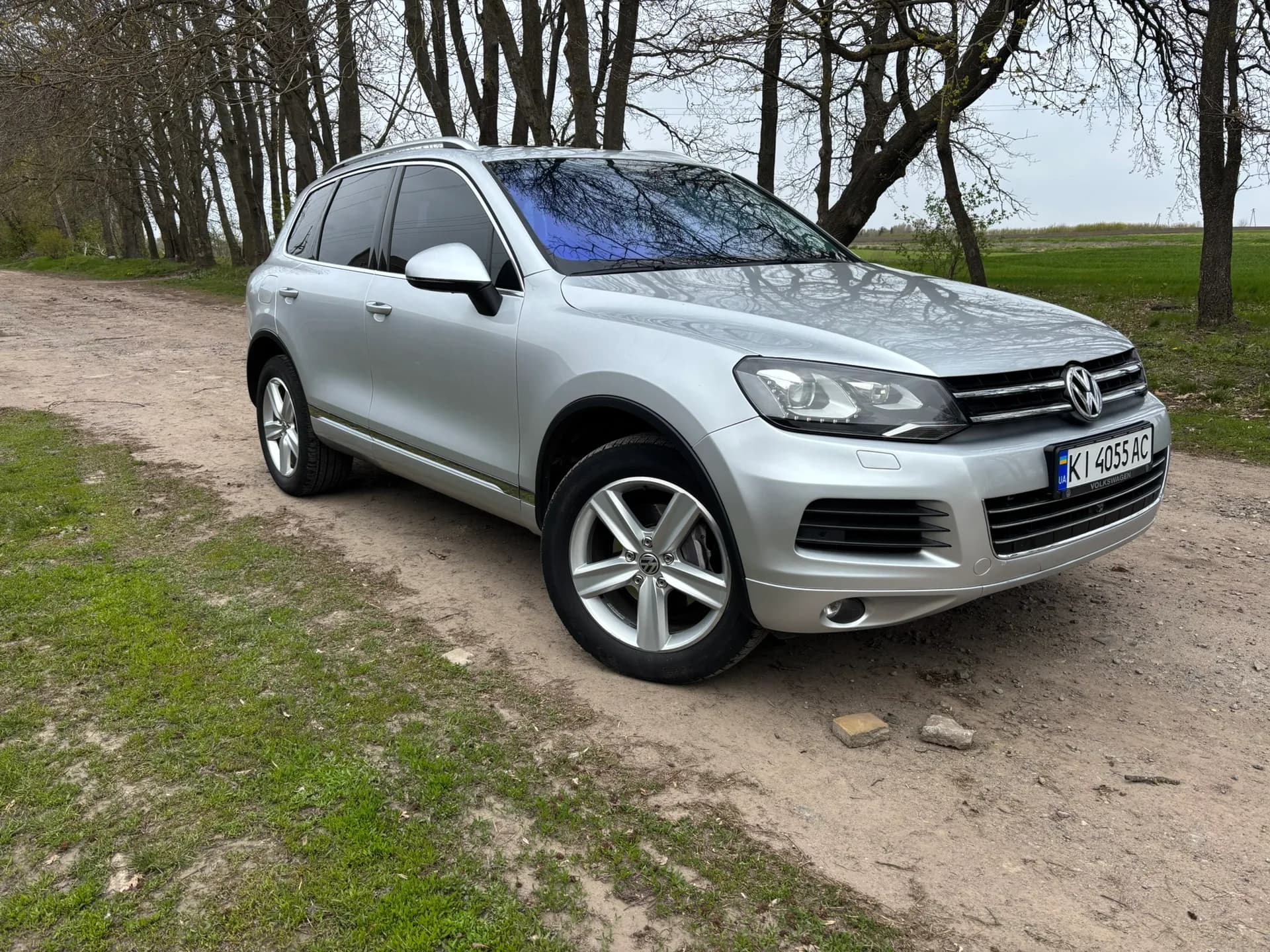 Volkswagen Touareg — фото 1