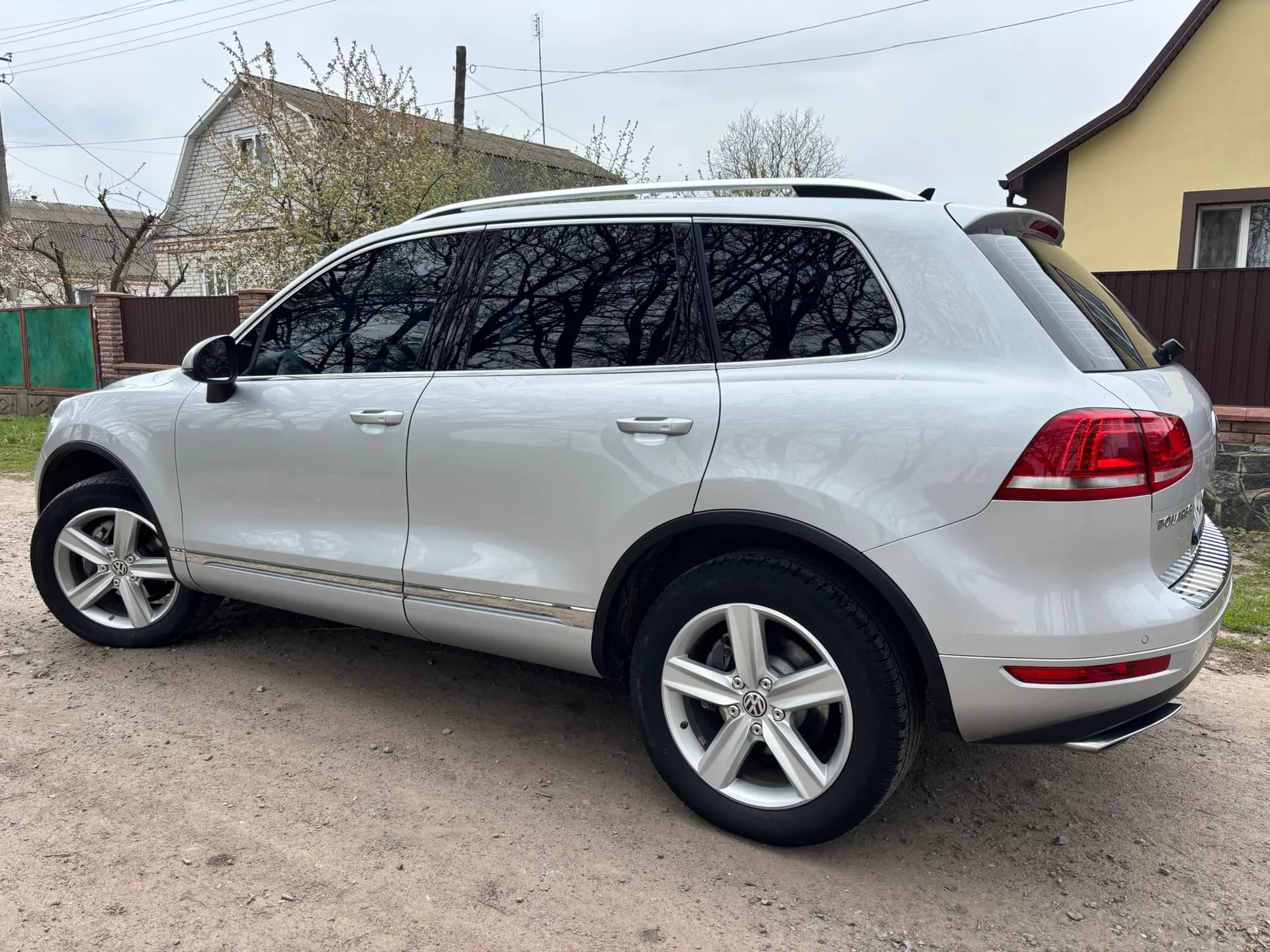 Volkswagen Touareg — фото 8