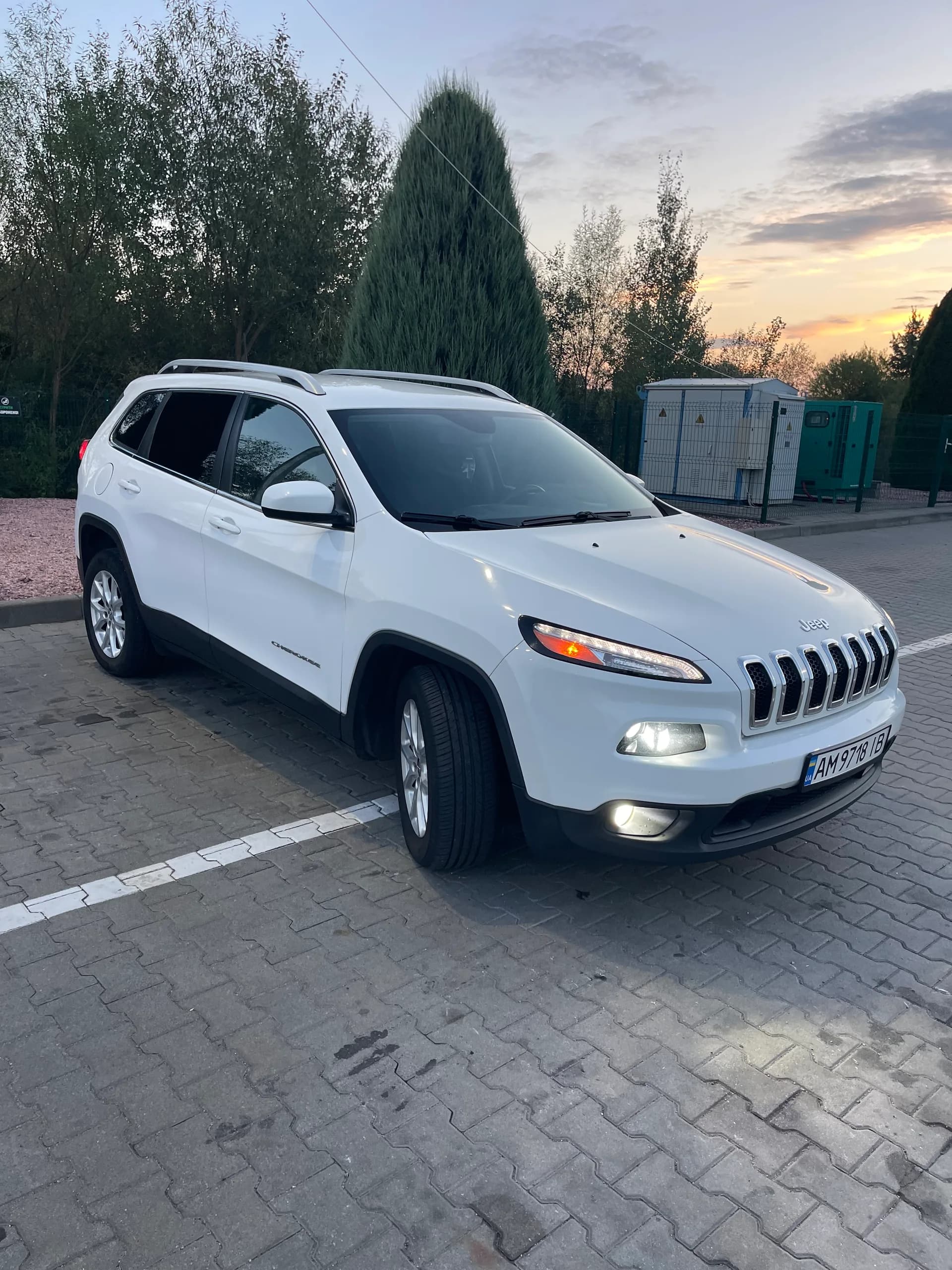 Jeep Cherokee — фото 2