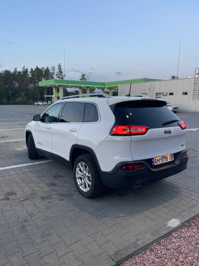 Jeep Cherokee — фото 4