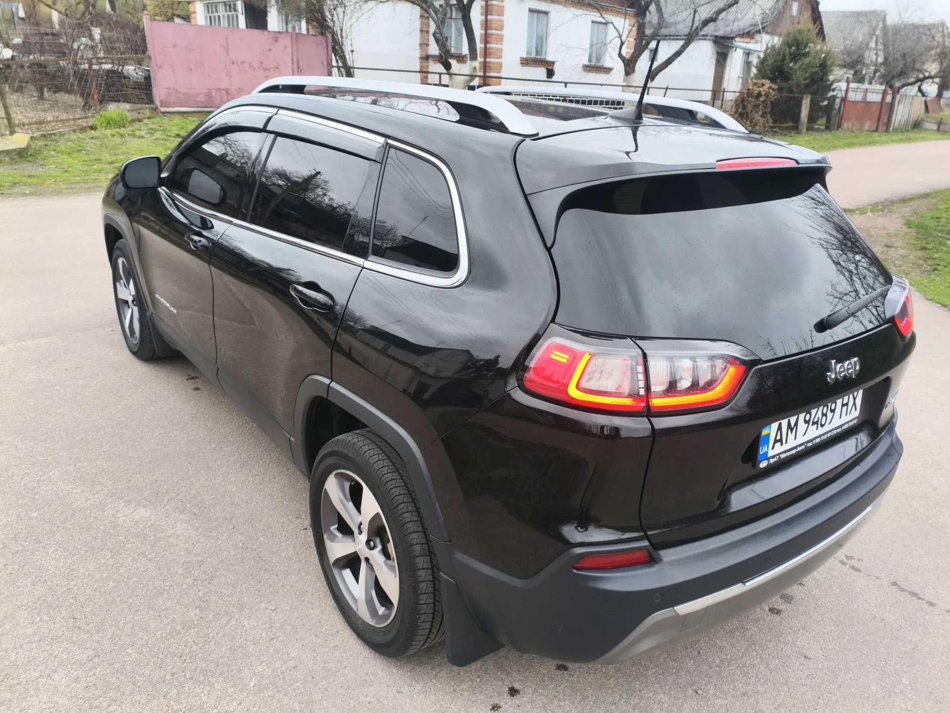 Jeep Cherokee — фото 6