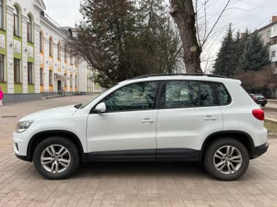 Volkswagen Tiguan — фото 1