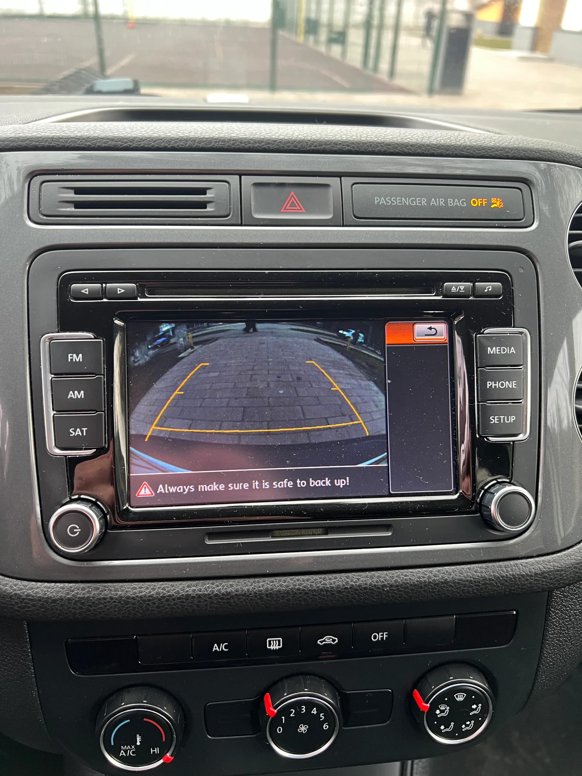 Volkswagen Tiguan — фото 8