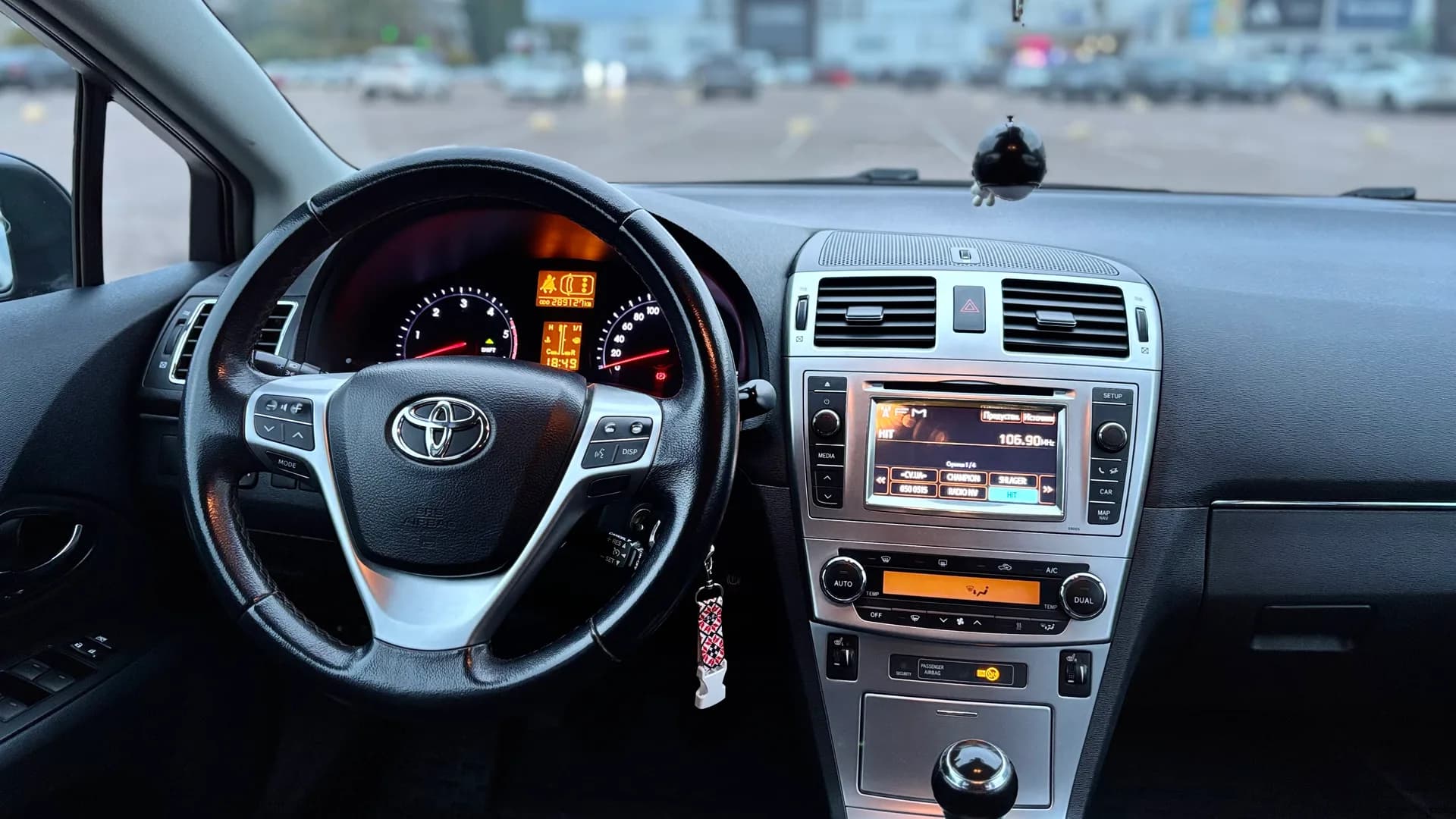 Toyota Avensis — фото 10