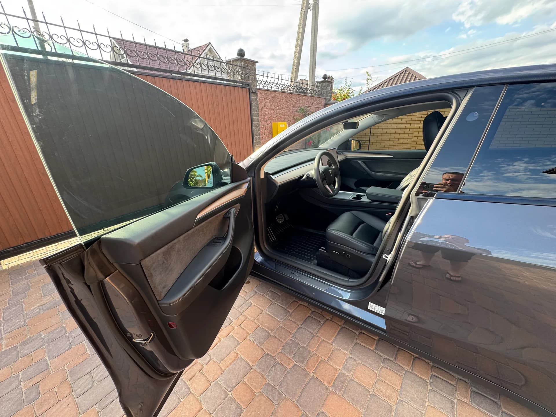 Tesla Model Y — фото 10