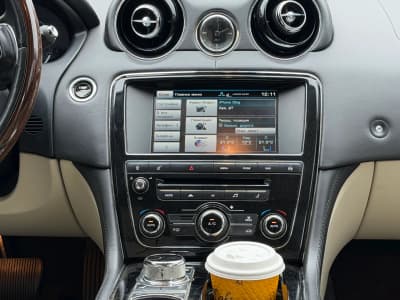 Jaguar XJ — фото 7