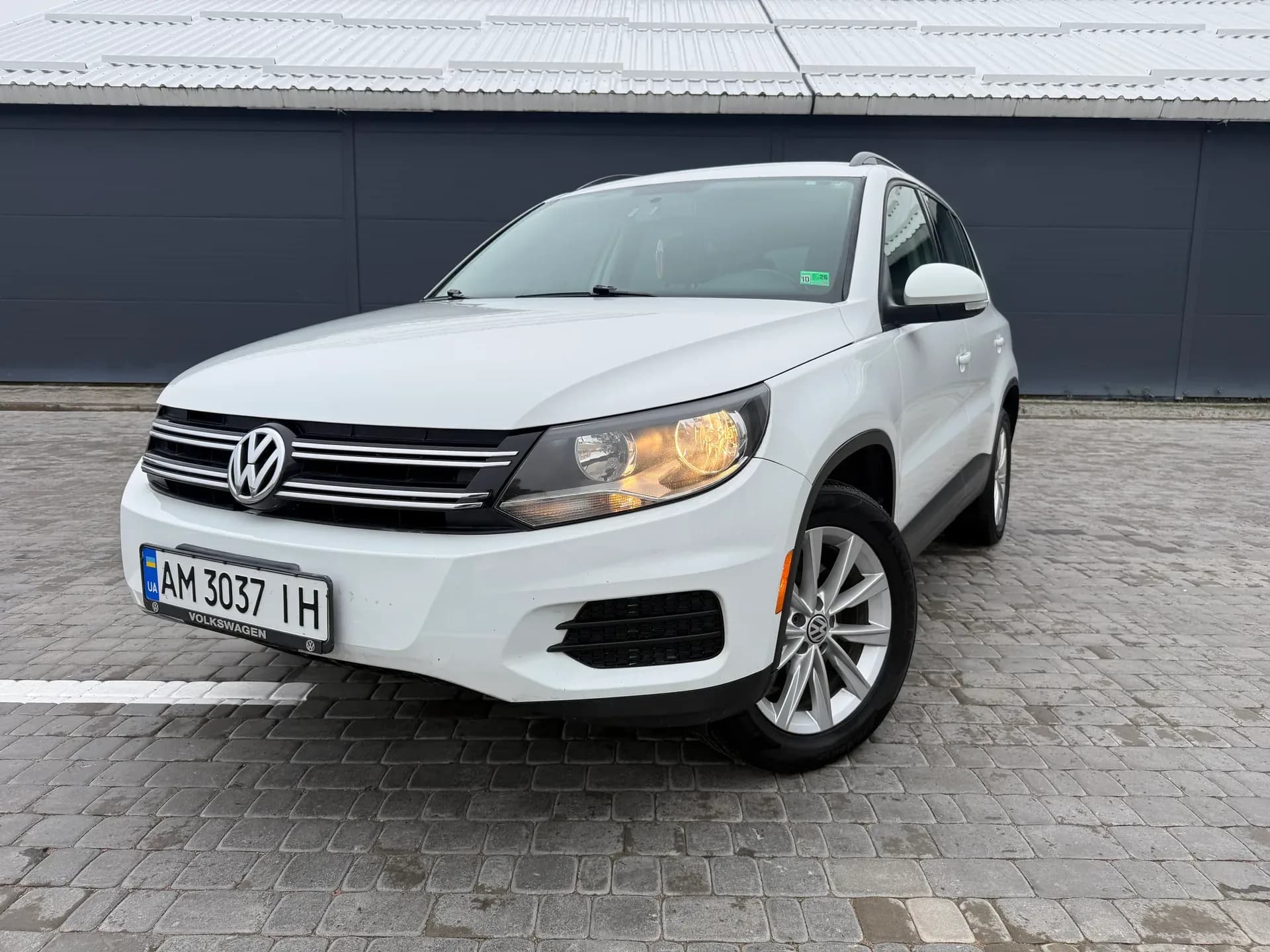 Volkswagen Tiguan — фото 1