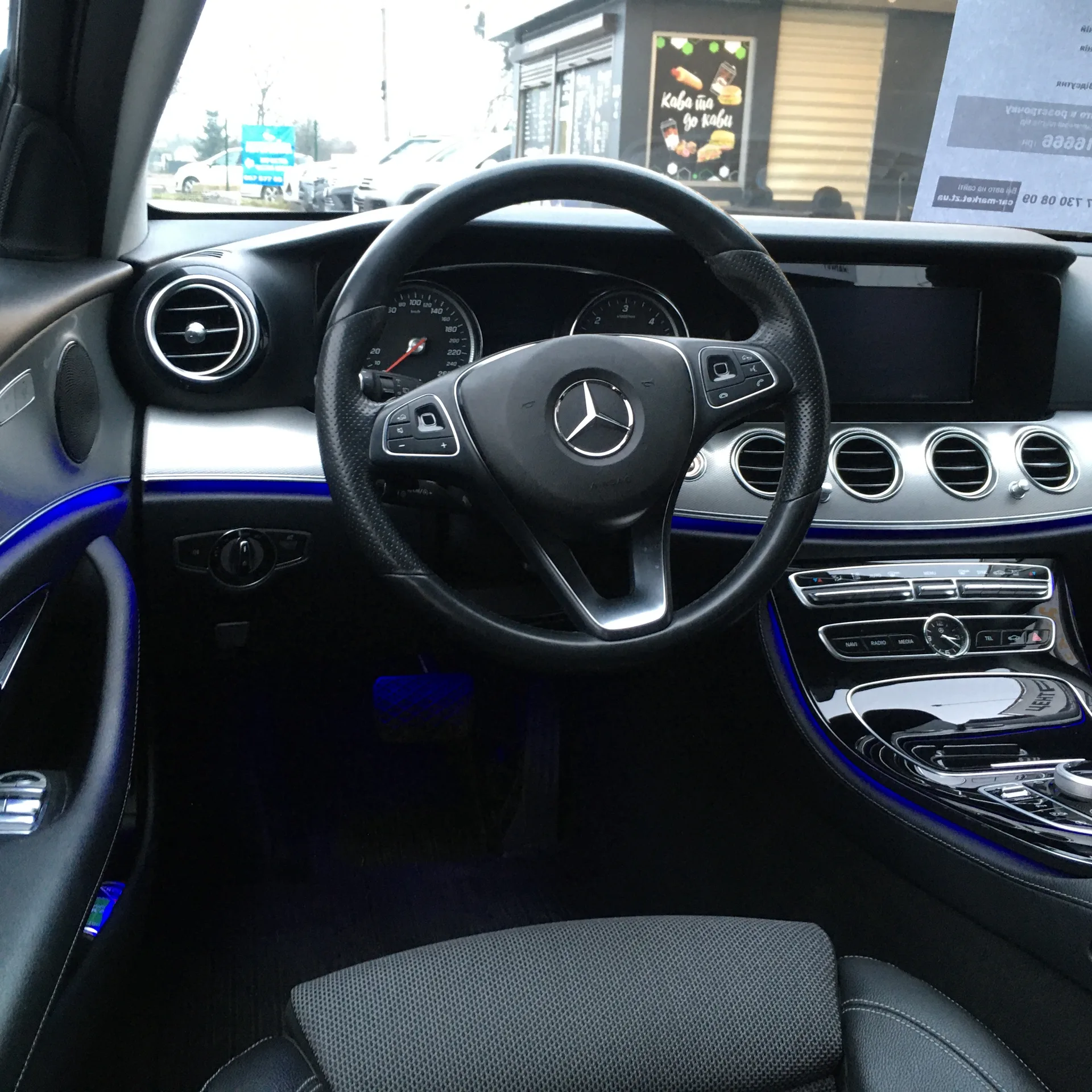 Mercedes-Benz E-Class — фото 7