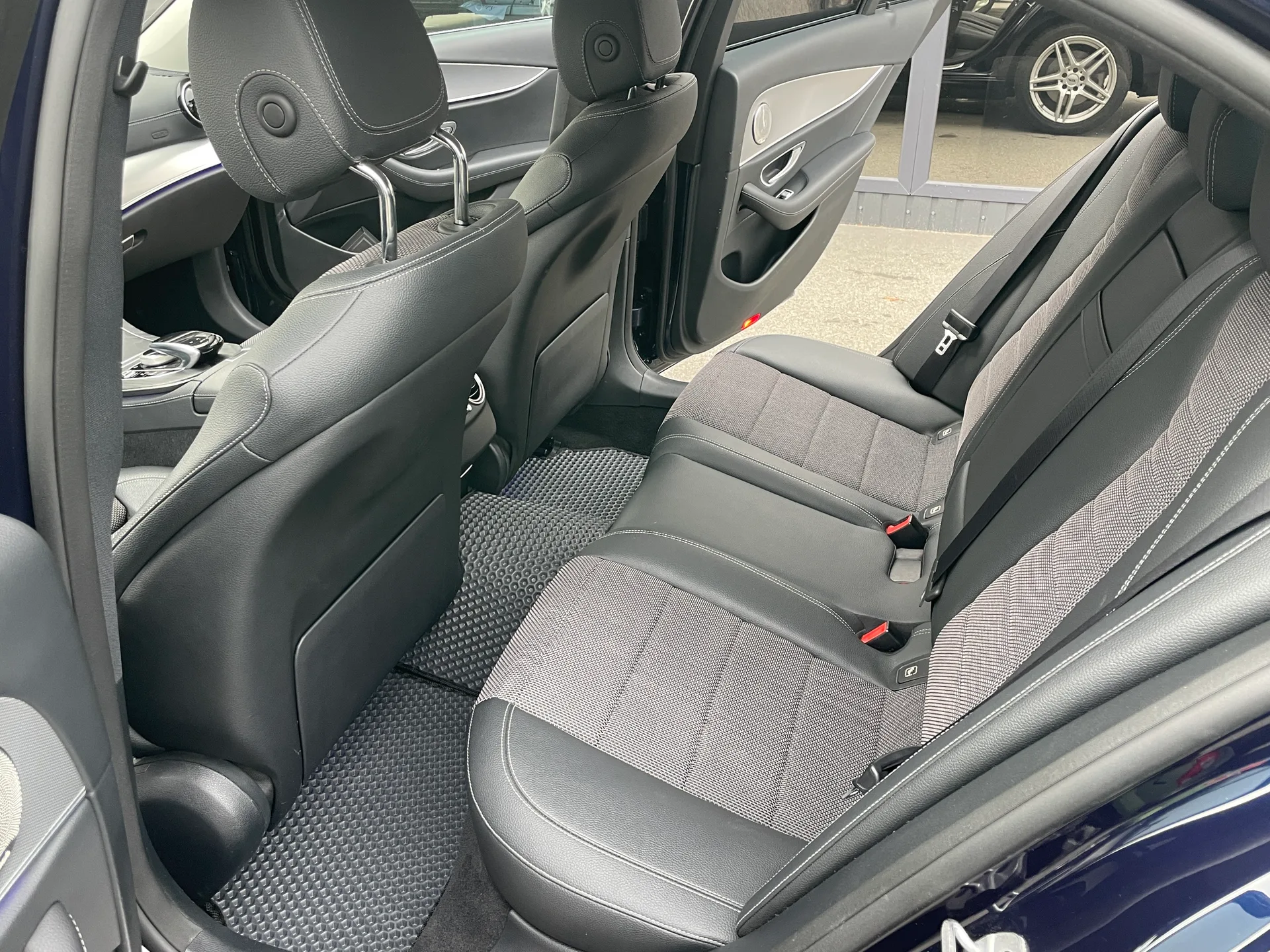 Mercedes-Benz E-Class — фото 8